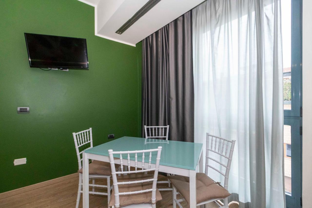 Enjoy Room- Appartamento Con Parcheggio Gratuito E Colazione Deliziosa ! Торино Екстериор снимка